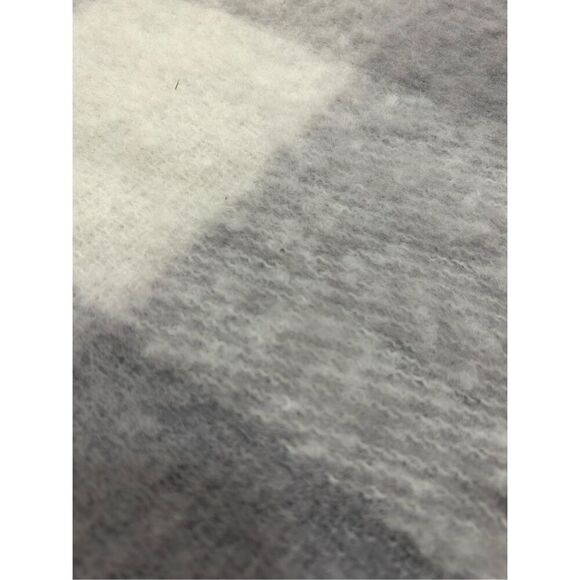 Steve Madden Gray and Off White Plaid Oversized Scarf Plaid Grid Fringed Tassel - Picture 2 of 6